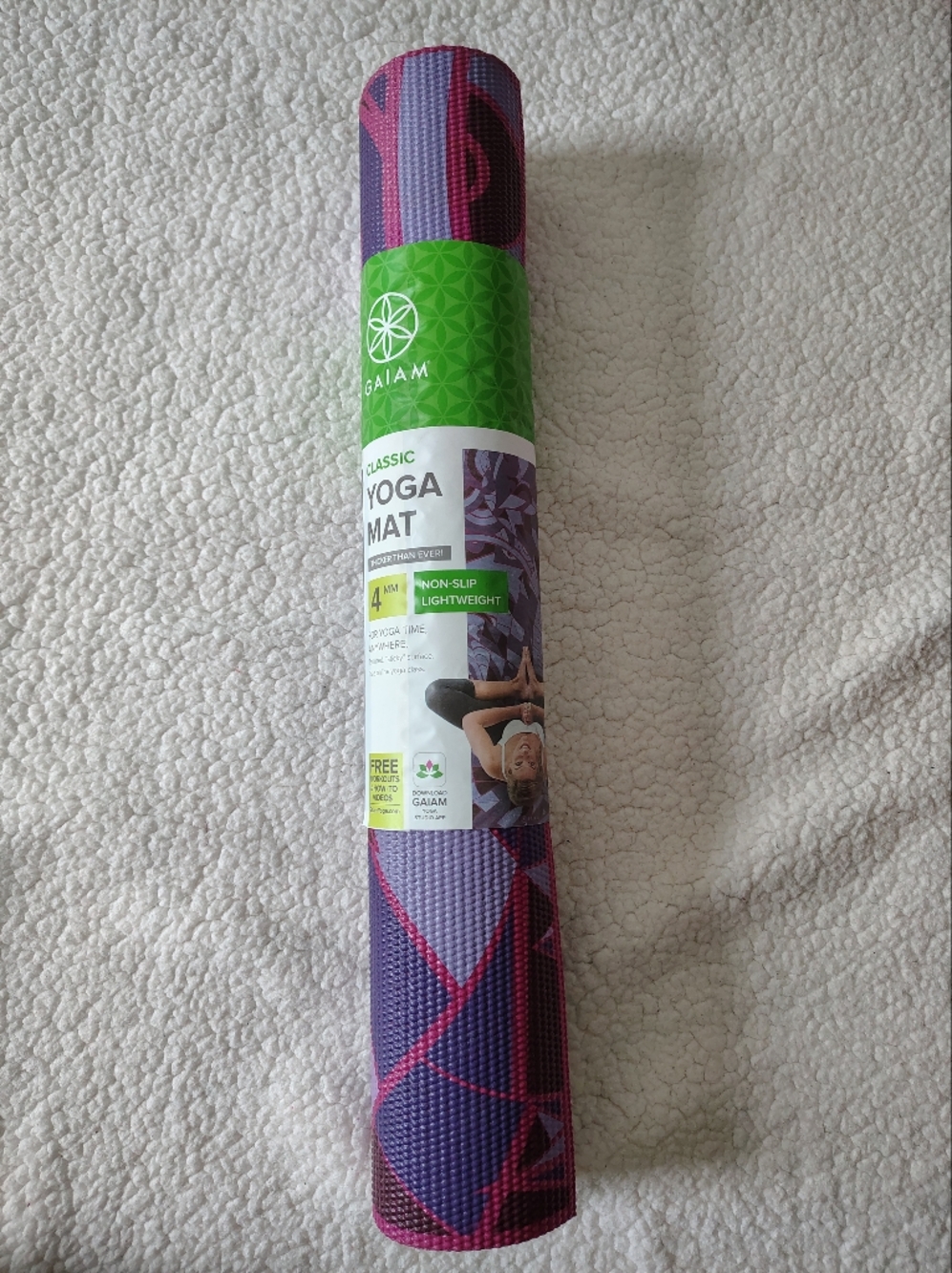 *NWT* Gaiam Classic Non-slip 4mm Yoga Mat